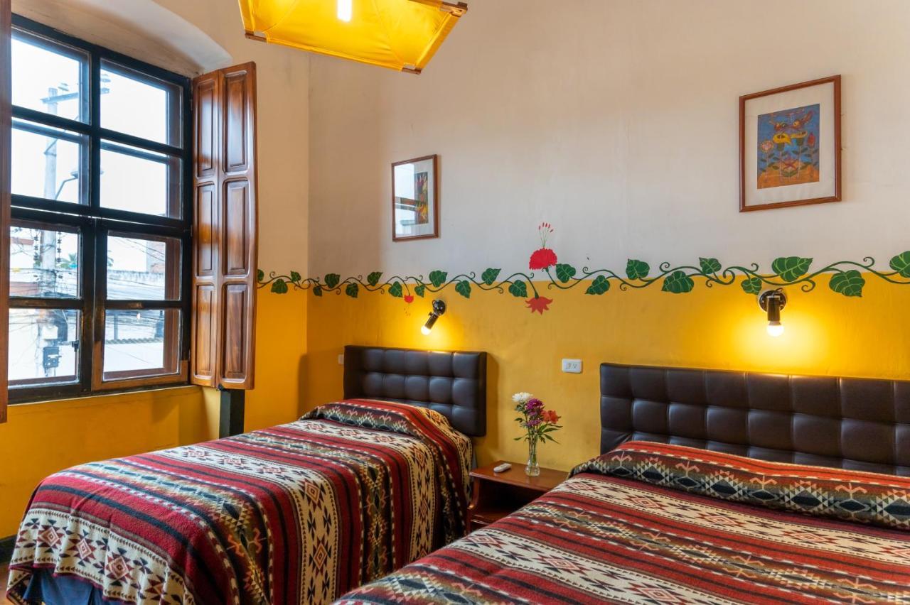 Hostal Riviera Sucre Otavalo Exterior foto