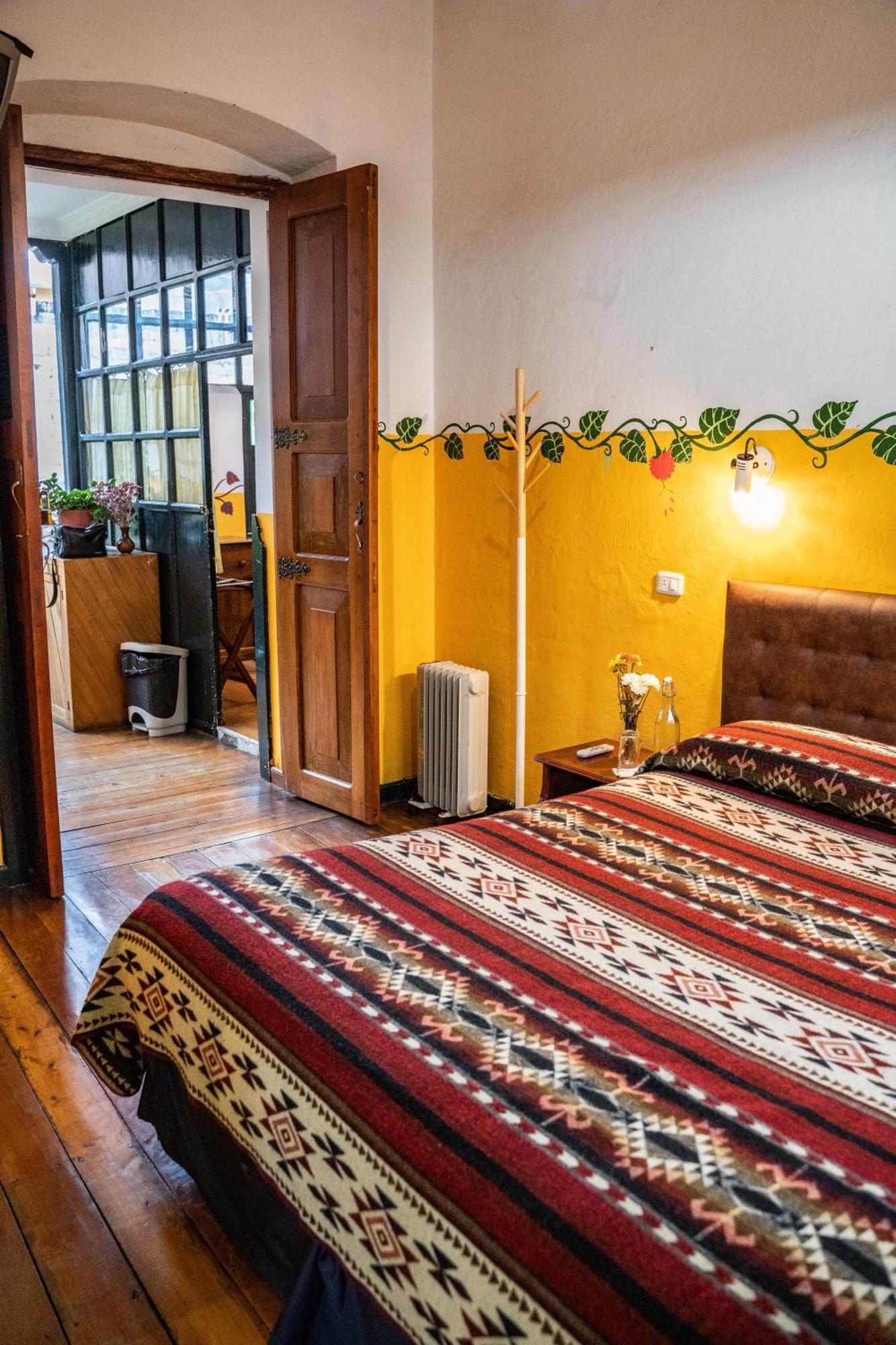 Hostal Riviera Sucre Otavalo Exterior foto
