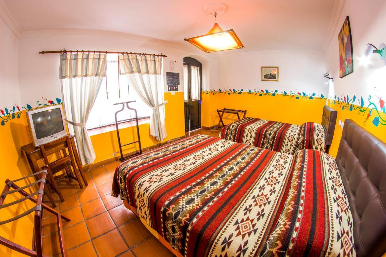 Hostal Riviera Sucre Otavalo Exterior foto